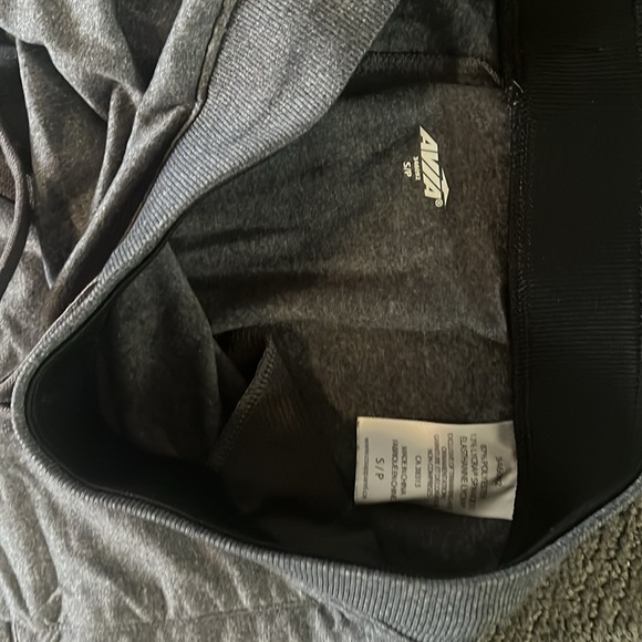 Avia Small Track pants.  Almost New. - Picture 3 of 4